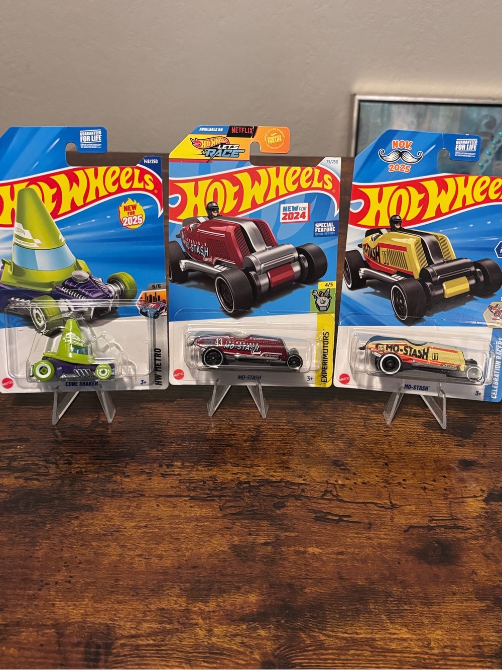 Hot Wheels NetFlix MO-Stash X2 and Hot Wheels Cone Shaker Green New